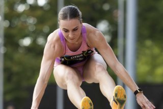 Annik Kälin tentera de se qualifier pour la finale de la longueur samedi à Tokyo KEYSTONE/PETER KLAUNZER